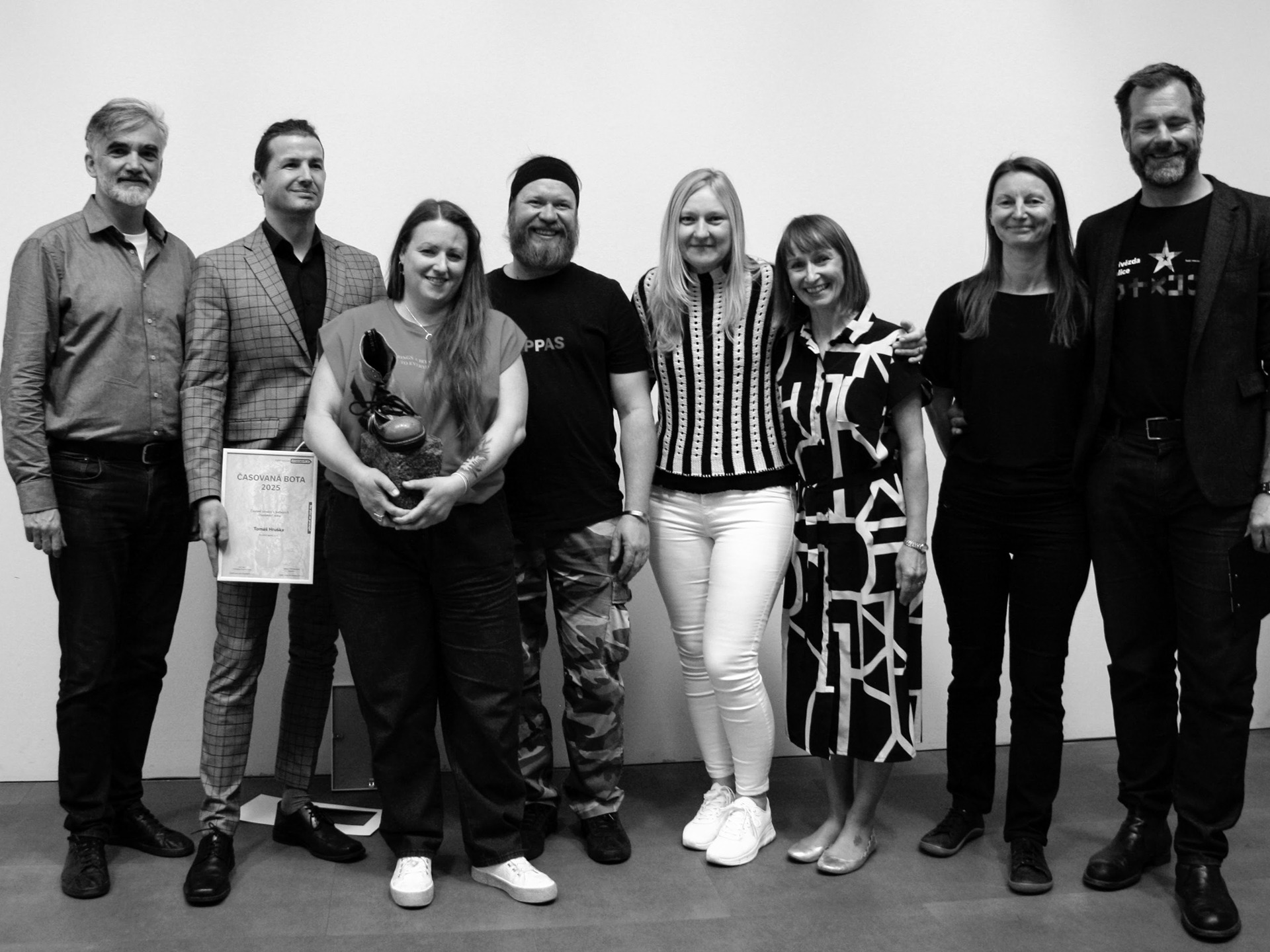 Společná fotografie nominovaných osobností Zleva: Martin Myšička, Tomáš Hruška, Gabriela Lepková, Tomáš Janků, Lenka Acs Holakovská, Martina Zikmundová, Martina Zimmermannová, Justin Svoboda